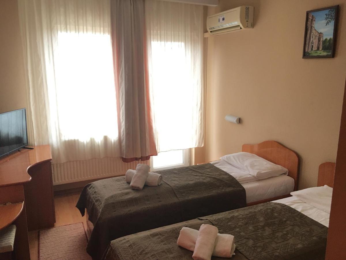 Pensiunea Brigi Satu Mare Exterior foto